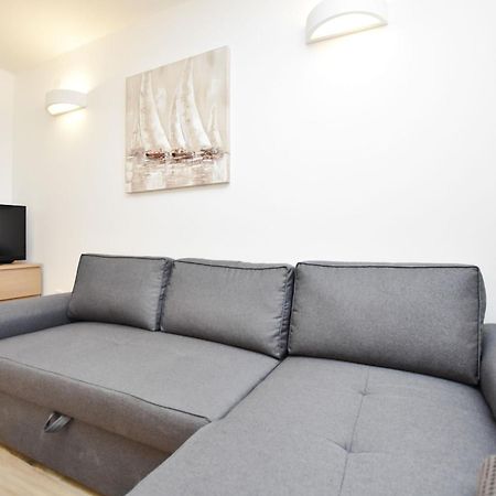 Apartment Palcic Примоштен Экстерьер фото
