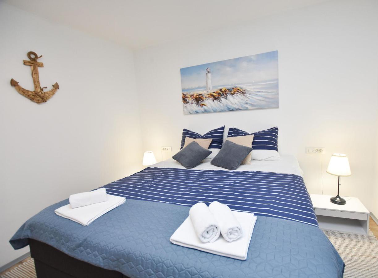 Apartment Palcic Примоштен Экстерьер фото